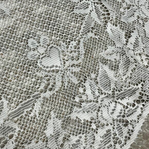 Round Lace Table Topper White Floral Medallion Farmhouse Cottage Chic Decor Bell - Picture 3 of 5